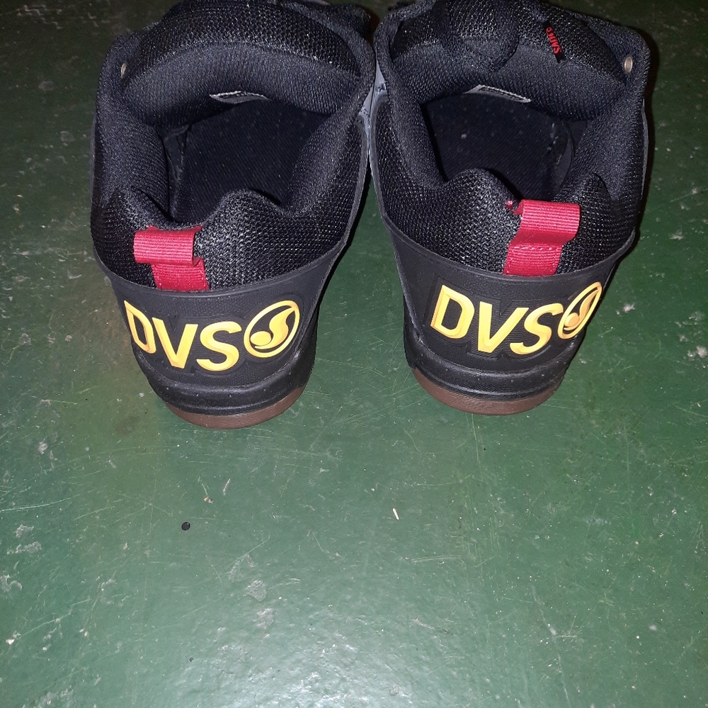 Super cool skate sneakers